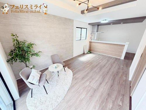 Grafare　神戸市西区春日台　全２棟の居間・リビング|■現地写真・１号棟■
約１６．３７帖の広々としたリビング♪