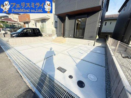 Livele Ｇａｒｄｅｎ　神戸市西区狩場台６期　全２棟の駐車場|■現地写真・２号棟■
お車は２台お停め頂けます♪