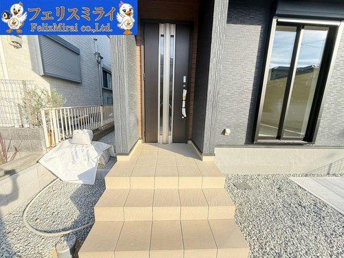 Livele Ｇａｒｄｅｎ　神戸市西区狩場台６期　全２棟の玄関|■現地写真・２号棟■
スマートキー対応の玄関ドア♪