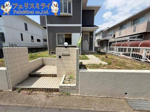 三木市志染町青山５丁目２５-１８の玄関|■現地写真■
門扉のある物件です♪