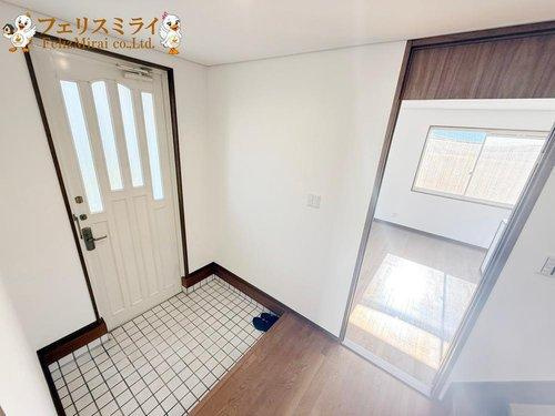 三木市志染町青山１丁目の玄関|■現地写真■
広々とした玄関♪