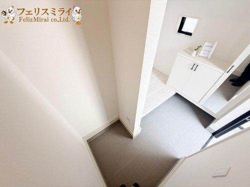 Grafare　三木市末広２期　７棟の玄関|■現地写真・２号棟■
憧れのシューズインクローク♪