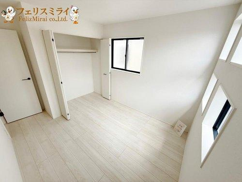 Grafare　三木市末広２期　７棟のその他|■現地写真・２号棟■
窓ガラスは全てペアガラスとなっており、断熱性や防音性に優れています♪