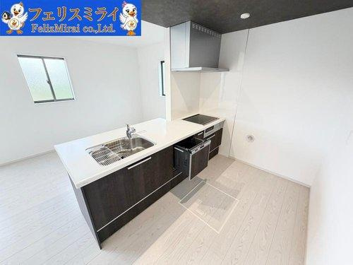 Terrechez　加古川市尾上町１２期（口里）のキッチン|■現地写真■
天板の広いフルフラットキッチン♪