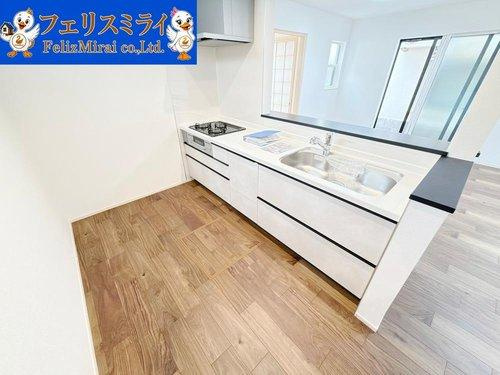 First Town　加古川市平岡町高畑第１２のキッチン|■現地写真■
キッチンのスペースは大変広々としております♪