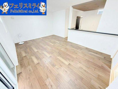 First Town　加古川市平岡町高畑第１２の居間・リビング|■現地写真■
約１７．５帖の広々としたリビング♪