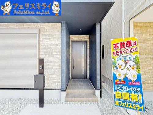 Terrechez　明石市貴崎１期　全２棟の玄関|■現地写真・１号棟■
重厚感のある玄関ドア♪