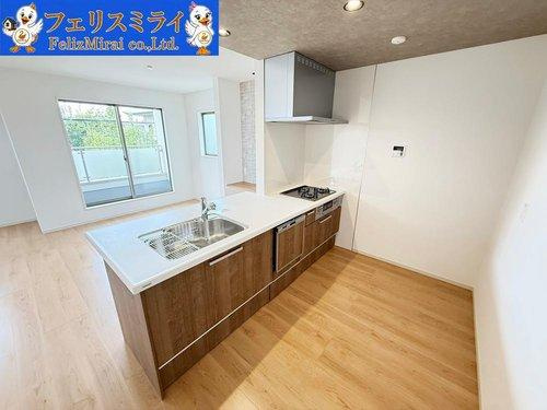 Terrechez　明石市船上町１期　全１棟のキッチン|■現地写真■
天板の広いキッチン♪
食洗器完備です♪