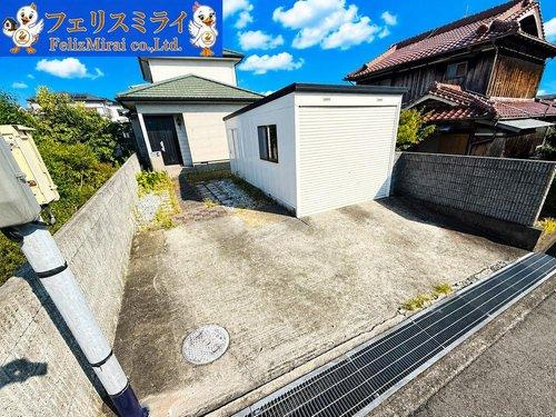 明石市魚住町金ヶ崎１４６８－１の駐車場|■現地写真■
お車４台駐車可能※車種によります。
ぜひ現地でお確かめください◎