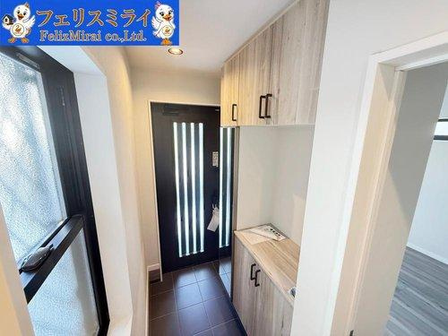 神戸市北区鈴蘭台南町６丁目９-２４の玄関|■現地写真■
たっぷり収納できるシューズボックス♪
