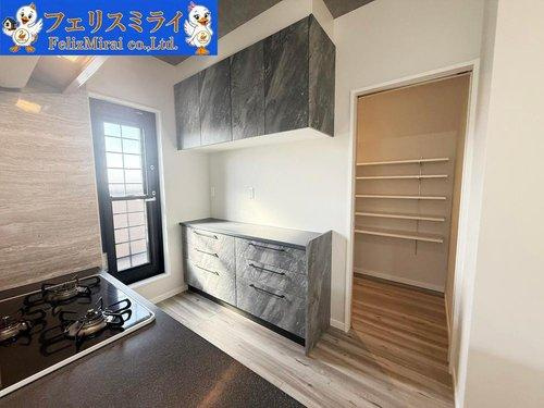 神戸市北区鈴蘭台南町６丁目９-２４のキッチン|■現地写真■
カップボードも標準設置◎