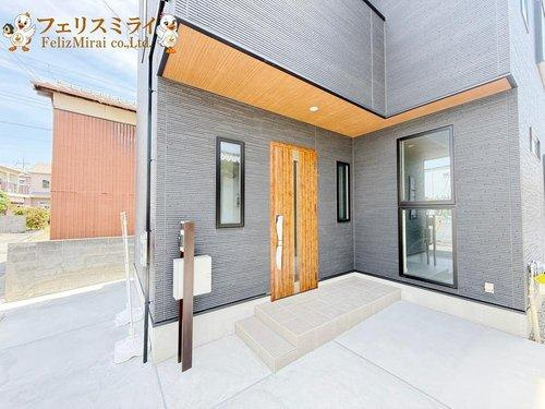 明石市大久保町江井島　全１棟の玄関|■現地写真■
オシャレな仕様に仕上がってております♪