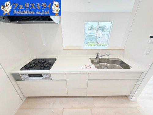 神戸市西区竜が岡５丁目の玄関|■現地写真■
カラーモニターインターフォン♪防犯カメラ完備◎
玄関は、かざして開くスマートドア♪