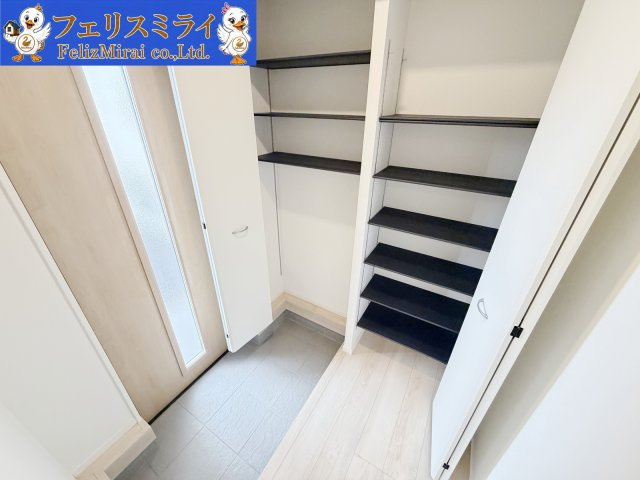 神戸市西区竜が岡５丁目６－４の玄関