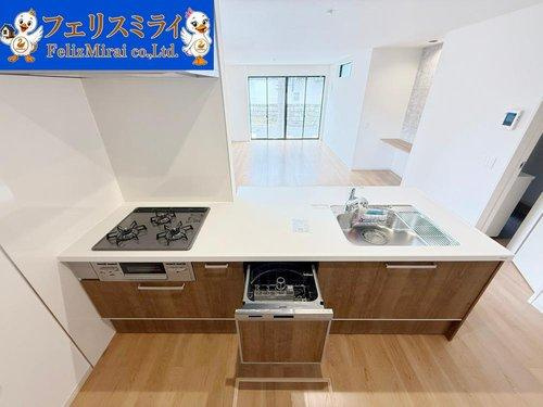 Terrechez　神戸市須磨区緑が丘３期　　全２棟のキッチン|■現地写真・１号棟■
キッチンのスペースは大変広々としています♪