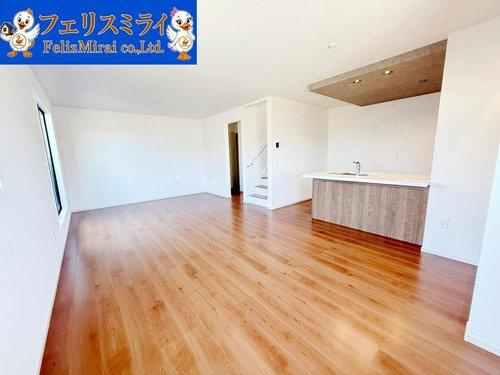 Terrechez　明石市魚住町１４期（西岡）　全２棟の居間・リビング|■現地写真■
家具家電の配置をご想像下さい♪