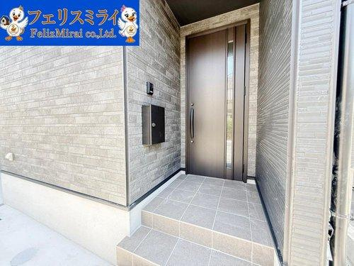 Terrechez　明石市魚住町１４期（西岡）　全２棟の玄関|■現地写真■
たっぷり収納できるシューズボックス♪