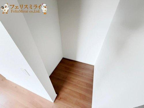 Terrechez　明石市大久保町１８期（八木）の収納|■現地写真・２号棟■
ハンガーポールを取り付けることで使い勝手が良くなります♪