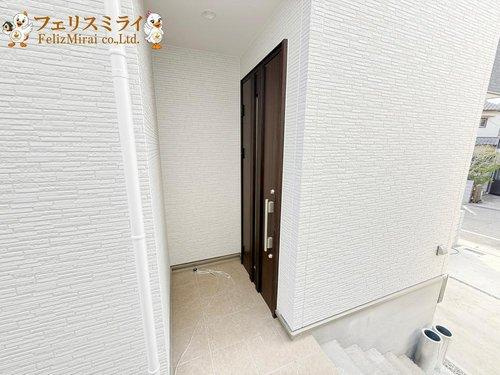 Terrechez　明石市太寺天王町１期の玄関|■現地写真・２号棟■
カラーモニターインターフォン完備♪