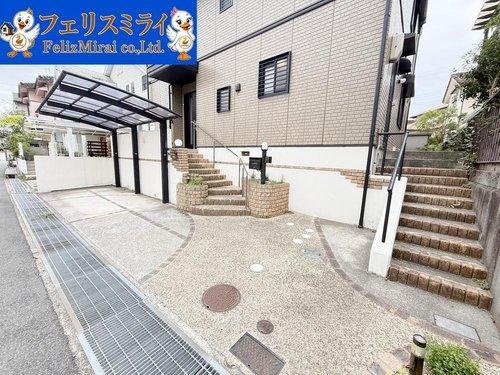 神戸市垂水区神和台３丁目１４-８の駐車場|■現地写真■
お車は２台止められます♪