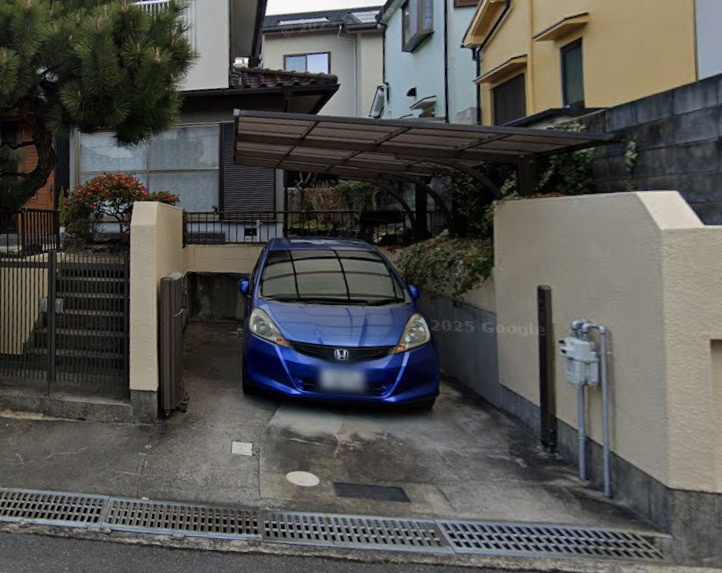 安岡寺３丁目戸建ての駐車場