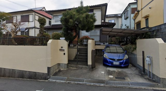 安岡寺３丁目戸建てのエントランス