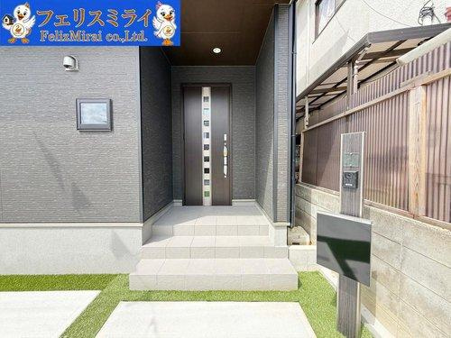 Heartful Town　神戸市西区玉津町高津橋２４０番　１棟の玄関|■現地写真■
スマートキー対応の玄関ドア♪