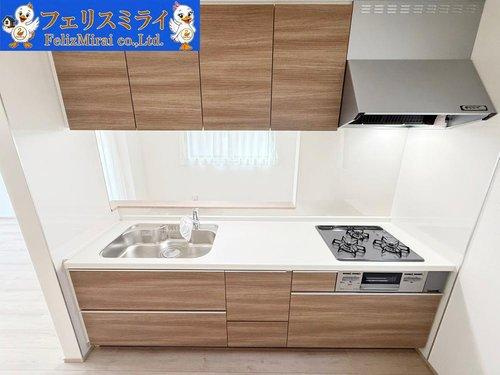 Heartful Town　神戸市西区玉津町高津橋２４０番　１棟のキッチン|■現地写真■
天板が広いキッチン♪
お料理が捗ります♪
