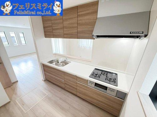 Heartful Town　神戸市西区玉津町高津橋２４０番　１棟の居間・リビング|■現地写真■
ペアガラスなので防音・断熱もばっちりです♪風通しも大変良好！