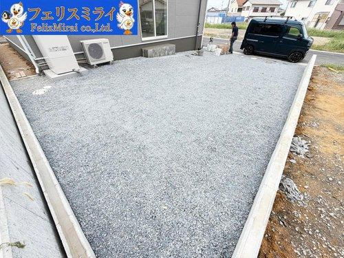 　の駐車場|■現地写真・３号棟■
お車４台駐車可能♪ぜひ現地でお確かめください◎