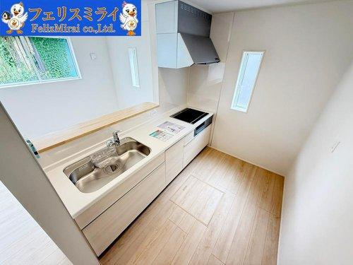 　のキッチン|■現地写真・３号棟■
家族のコミュニティスペースです♪カウンターキッチンからご家族の様子も見れるので安心ですね♪