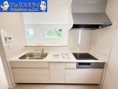 　のキッチン|■現地写真・３号棟■
広さがあるキッチンでございます。
お料理もしやすい広さとなっております♪