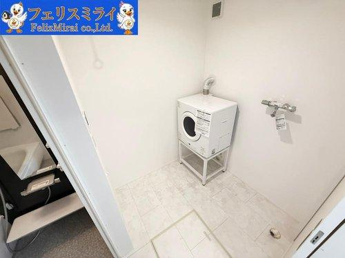 神戸市西区桜が丘東町１丁目　全１棟の洗面所|■現地写真■
ガス衣類乾燥機「乾太くん」標準設置◎◎