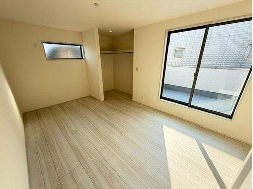 　のその他|■現地写真■
２階のお部屋でございます♪
バルコニーと隣接しているお部屋となっております♪
