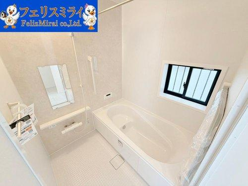 Heartful Town　明石市魚住町西岡２４５８番の浴室|■現地写真・A号棟■
1坪タイプの浴室♪
広々としており、好評頂いております♪