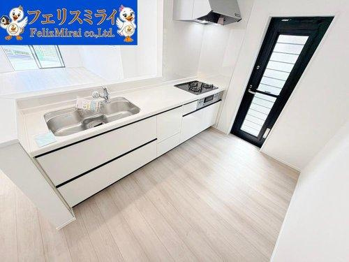 Heartful Town　明石市魚住町西岡２４５８番のキッチン|■現地写真・A号棟■
キッチンのスペースは大変広々としています♪