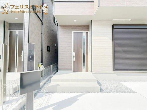 Heartful Town　明石市大久保町西島１０５７番　全２棟の玄関|■現地写真・B号棟■
スマートキー対応の玄関ドア♪