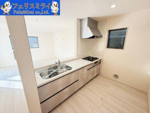 　のキッチン|■現地写真■
広さがあるキッチンでございます。
お料理もしやすい広さとなっております♪