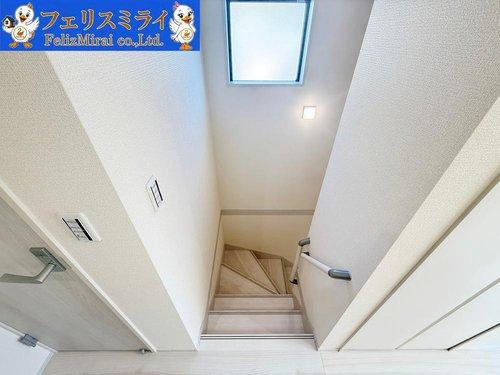 　の内装|■現地写真■
家族に優しい手すり付き階段♪手すりには安全のほかにも身体への負担の軽減という大きな役割があります♪