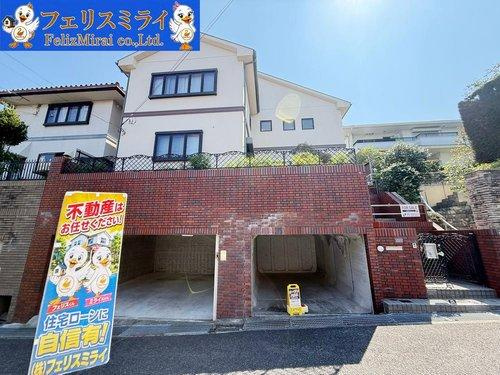 神戸市須磨区北落合６丁目の外観|■現地写真■
前面道路は幅員約６．０ｍ道路
インナーガレージに庭付き物件です!