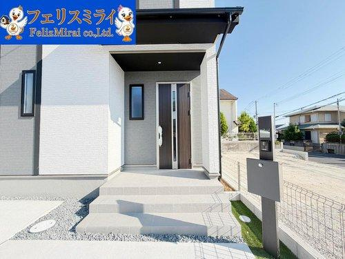 　の玄関|■現地写真・B号棟■
玄関はスマートキー対応のドアとなっています、荷物が多い時など大変便利に活用頂けます♪