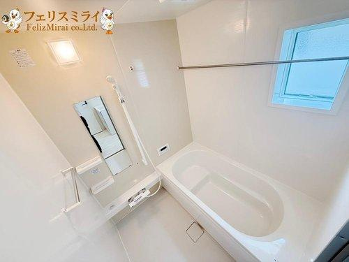 LiGNAGE　明石市松が丘３丁目２４-１期　全２棟の浴室|■現地写真・１号棟■
1坪タイプの浴室♪
広々としており、好評頂いております♪