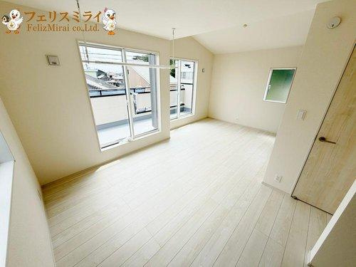 Blooming Garden 明石市魚住町中尾２期　全２棟のその他|■現地写真・１号棟■
各部屋には断熱性能に優れた窓が設置されています♪