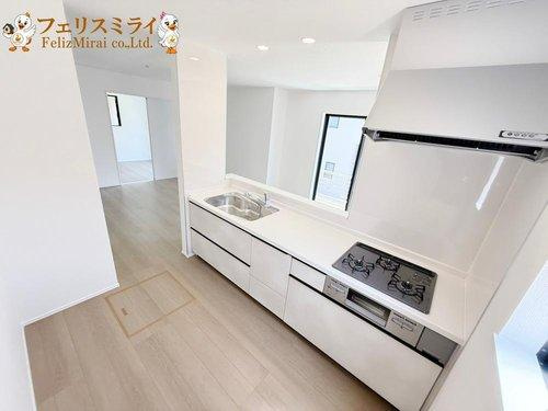 　のキッチン|■現地写真■
天板の広いキッチンです♪