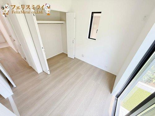 　のその他|■現地写真■
窓ガラスは全てペアガラスとなっており、防音性や断熱性に優れています♪