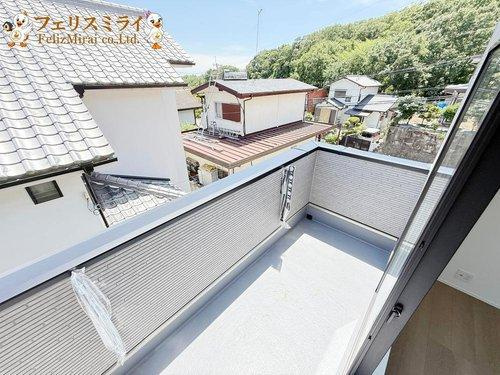 　のバルコニー|■現地写真■
広々ワイドバルコニー♪
洗濯物もしっかりと干せるようになっています♪