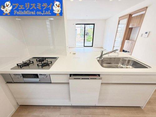 神戸市西区井吹台西町３丁目のキッチン|■現地写真■
新調した天板の広いフルフラットキッチン♪