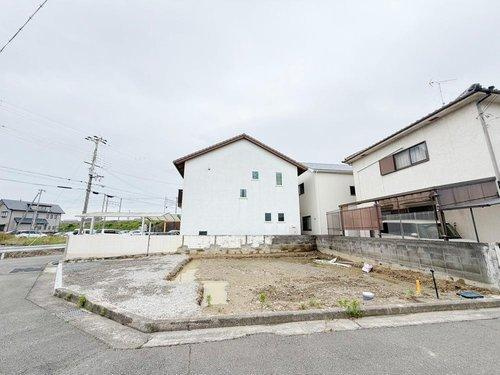 Grafare　加古川市別府町別府２期　全１棟の駐車場|■現地写真・１号棟■
山陽電鉄本線「尾上の松」駅まで徒歩約５分♪
マルアイ尾上店まで徒歩約４分♪