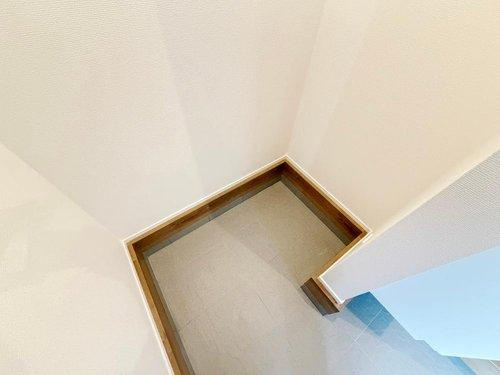 Grafare　加古川市別府町別府２期　全１棟の玄関|■現地写真・２号棟■
憧れのシューズインクローク♪