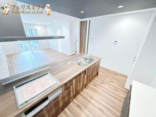 マリンホーム　神戸市北区山の街11　全６棟のキッチン|■現地写真・４号棟■
天板が広いキッチン♪
お料理が捗ります♪